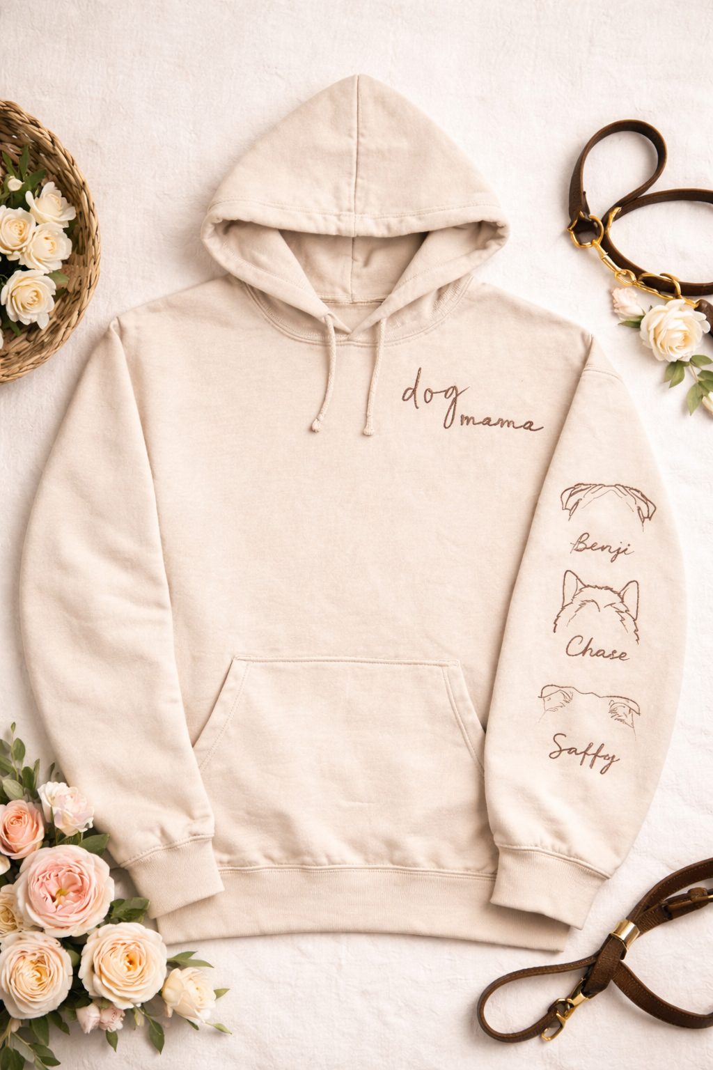 DOG MAMA 🐕 Hoodie with custom dogs names